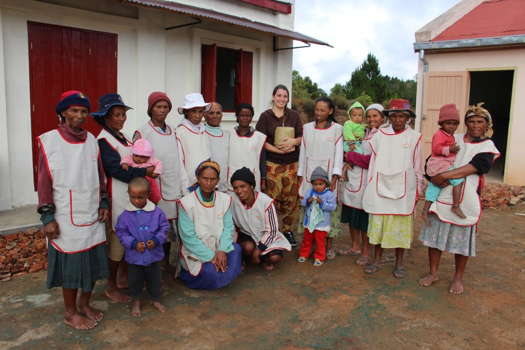 Le groupe de femmes agricultrices et leur chasuble
